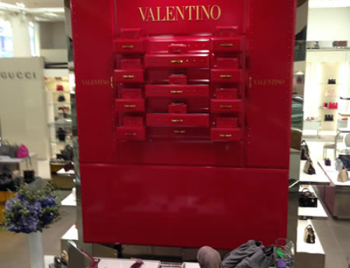 Selfridges Londra – Pannello Accessori Valentino