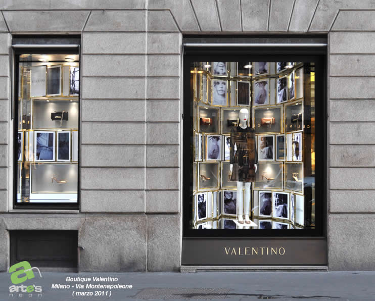 Valentino - Montenapoleone - Milano - Arte's